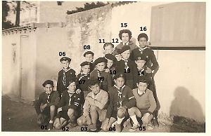 SCOUTS DE FRANCE 9 EME ORAN 18-Bagheera  et Baloo devant le local